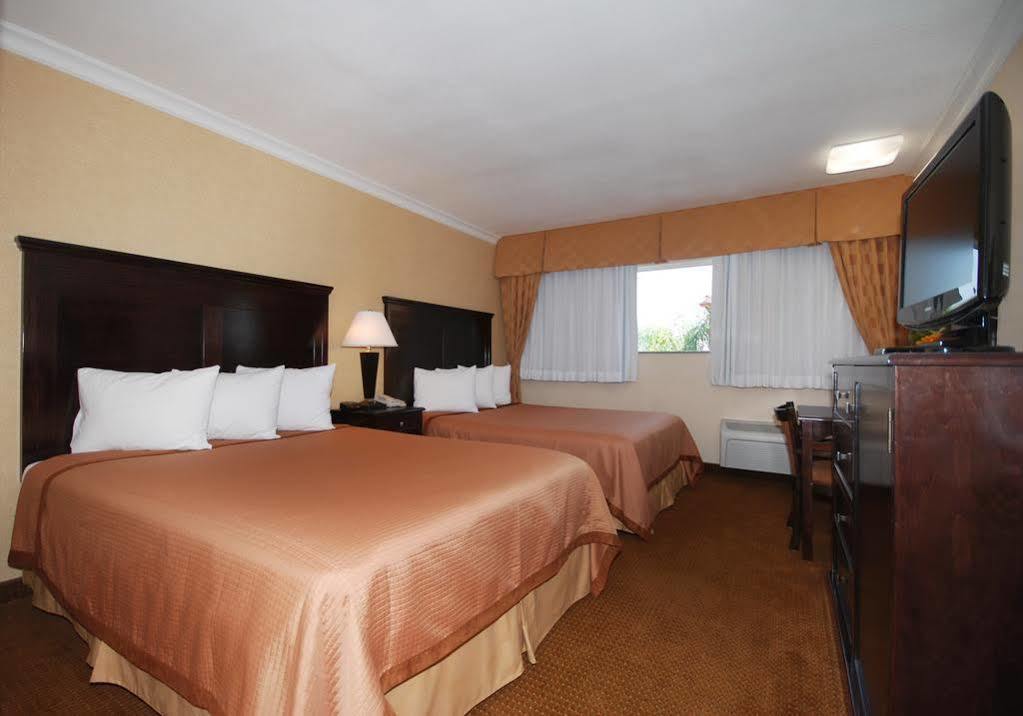 Pasadena Rose & Crown Hotel Zewnętrze zdjęcie