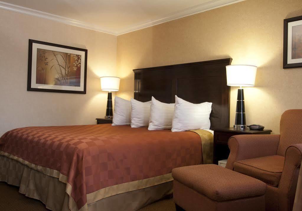 Pasadena Rose & Crown Hotel Zewnętrze zdjęcie