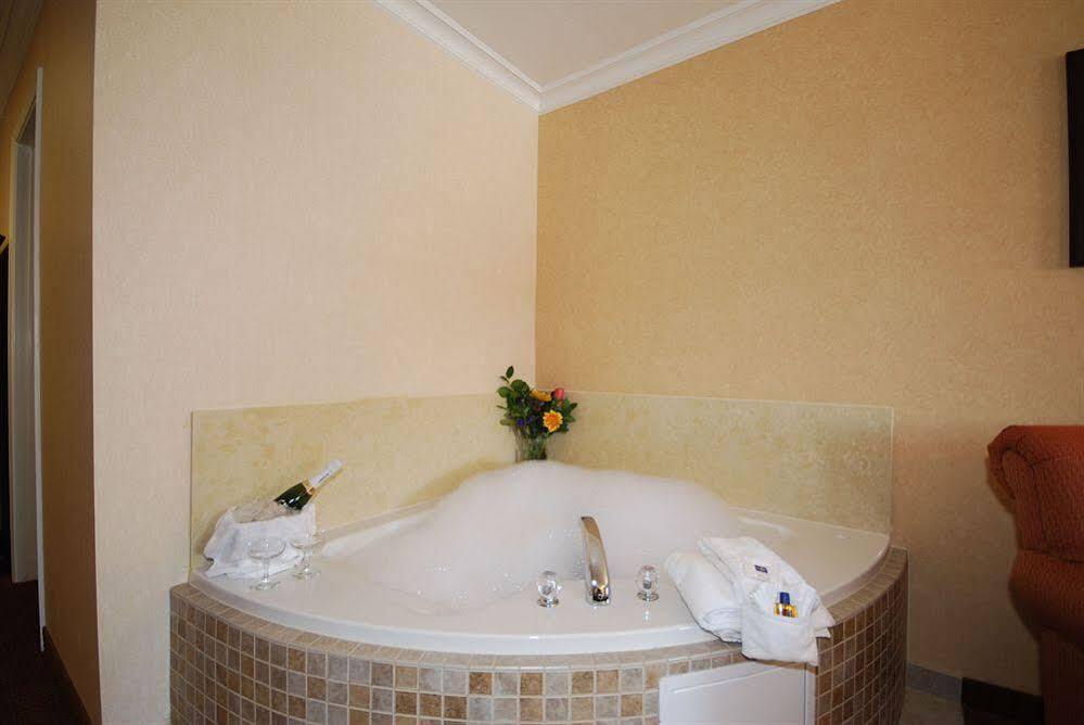 Pasadena Rose & Crown Hotel Zewnętrze zdjęcie
